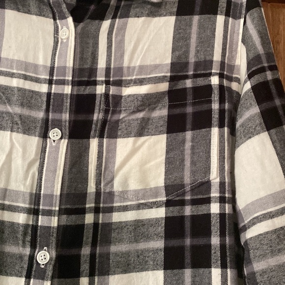 Old Navy Classic Flannel Shirt - Picture 3 of 5